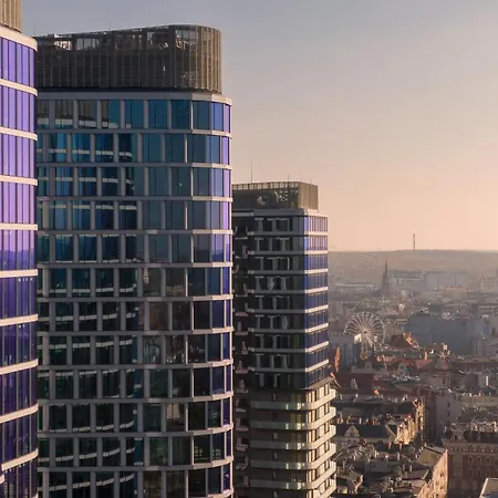 Urban Global Premium 14th Floor No 14, Free Garage, Self Check-in, No Deposit *