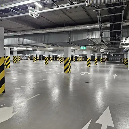 Urban Global Premium - 14th Floor No 14 - Air Condition - Free Garage Apartment