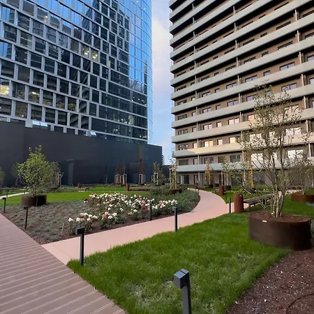 דירה Urban Global Premium 14th Floor No 14, Free Garage, Self Check-in, No Deposit