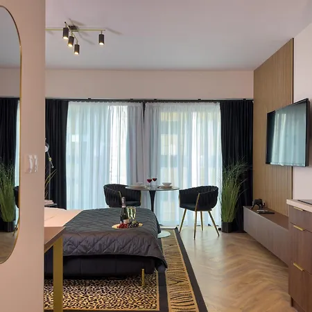 Apartment Urban Global Premium - 14th Floor No 14 - Air Condition - Free Garage Katowice