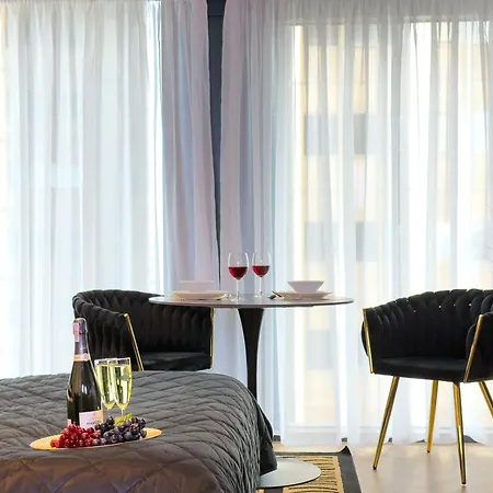 Urban Global Premium 14th Floor No 14, Free Garage, Self Check-in, No Deposit