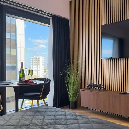 Urban Global Premium 14th Floor No 14, Free Garage, Self Check-in, No Deposit *