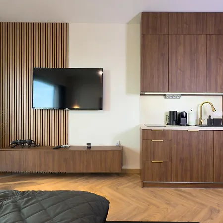 Urban Global Premium - 14th Floor No 14 - Free Garage