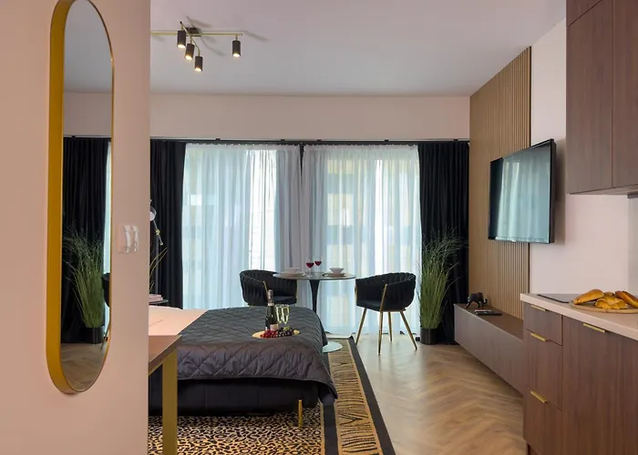 아파트 Urban Global Premium 14th Floor No 14, Free Garage, Self Check-in, No Deposit 카토비체