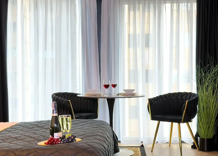 Urban Global Premium 14th Floor No 14, Free Garage, Self Check-in, No Deposit