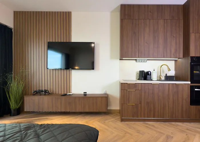 Urban Global Premium 14th Floor No 14, Free Garage, Self Check-in, No Deposit